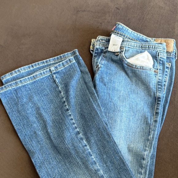 Levi's Light Blue Flare Women's Jeans - Picture 2 of 4